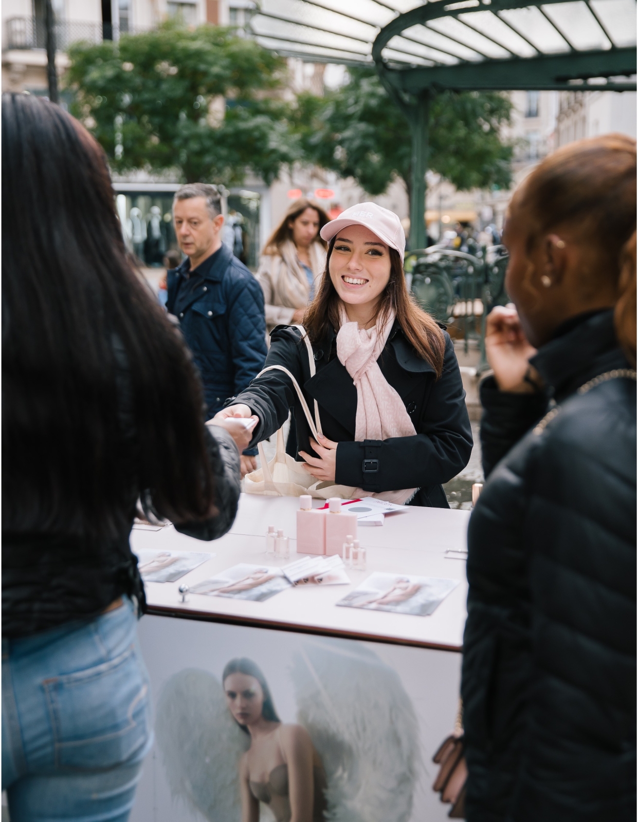 Street Marketing Burberry HER